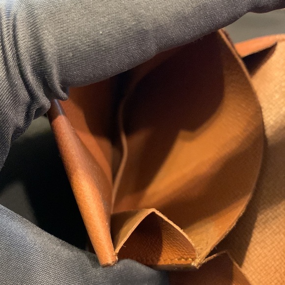 Louis Vuitton Coin Purse - Picture 15 of 16